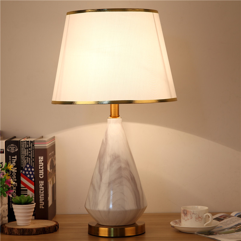 Desk Lamp - Lámpara de escritorio para la sala
